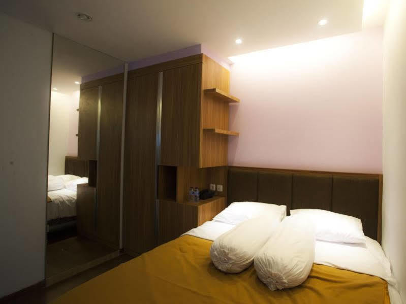เดอ กรีน เรสซิเดนซ์ Hotel จาการ์ตา ภายนอก รูปภาพ